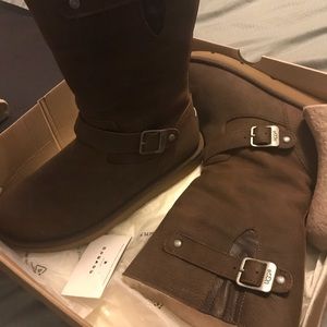 New in box Size 10 uggs waterproof